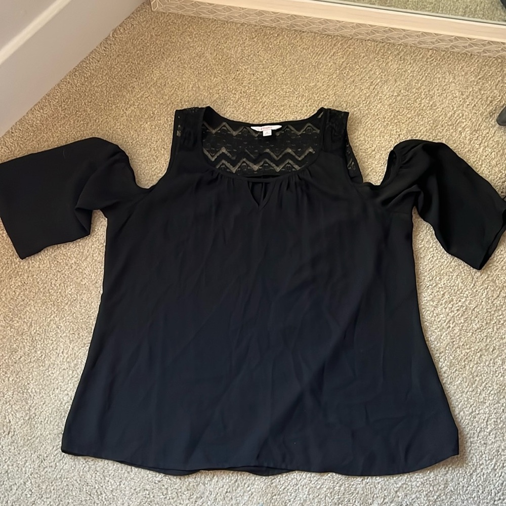 Candie’s Black Lace Shoulder Cut Half Sleeve Blouse Medium